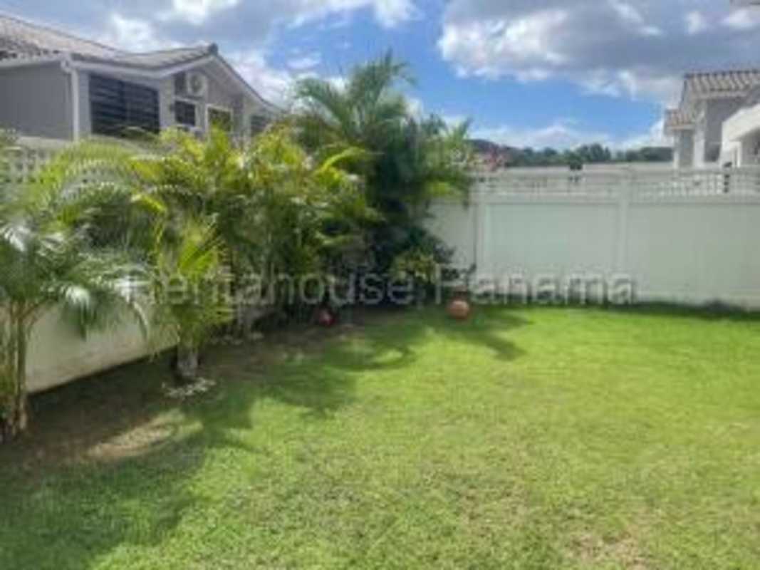 Bright second-floor family den or office space rental house Brisas del Golf Panama