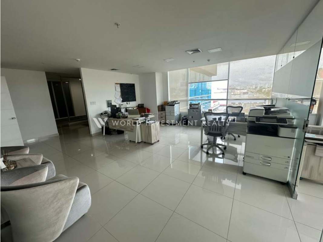 Conference room with meeting table, chairs and TV PH Top Tower Costa del Este