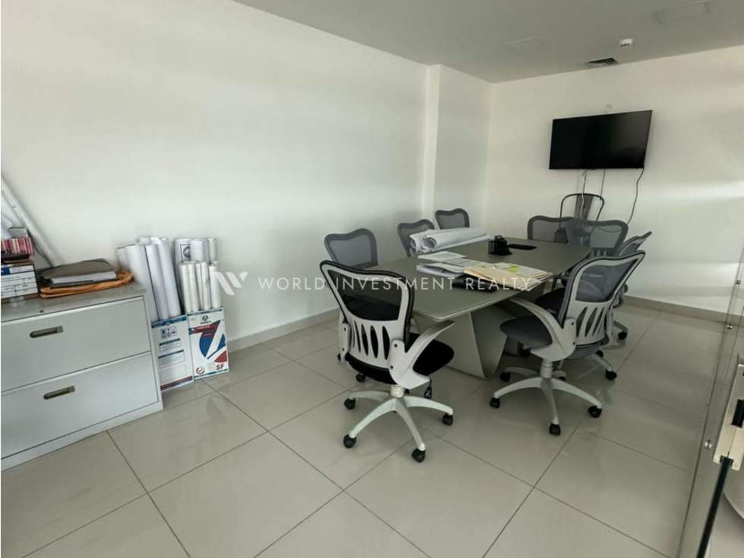 Private office with large windows and glass partitions PH Top Tower Costa del Este