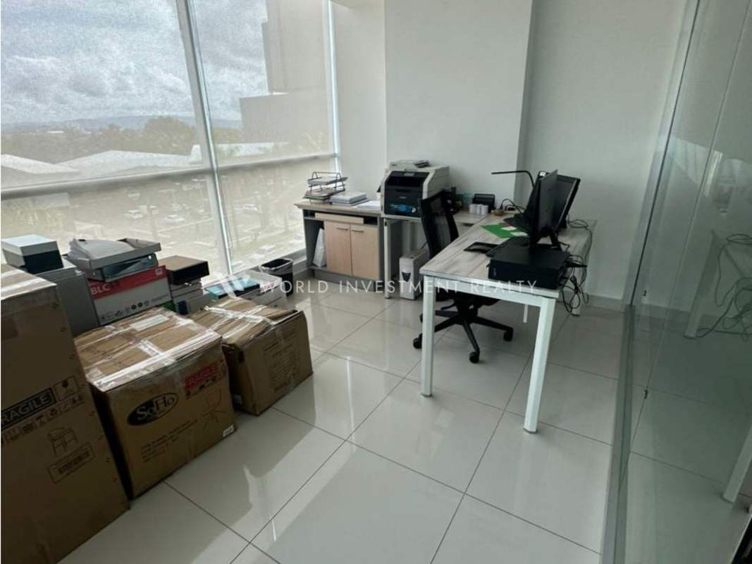 Bathroom with beige tiles in office PH Top Tower Costa del Este Panama