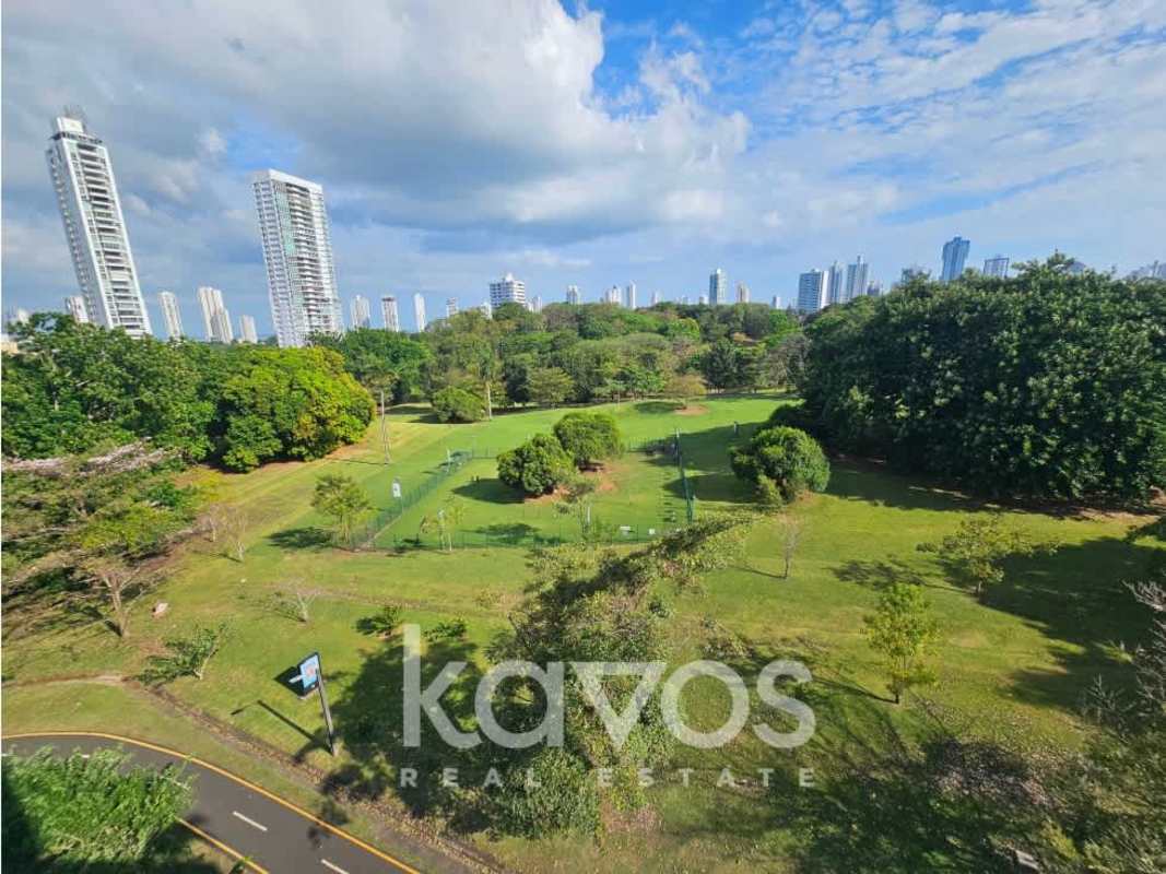 Master bedroom with large window and park view, PH Park View Carrasquilla apartment Panama