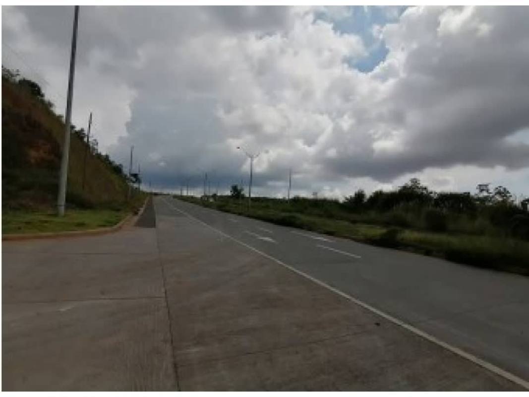 Strategically located terrain with flat topography in Green City Panama