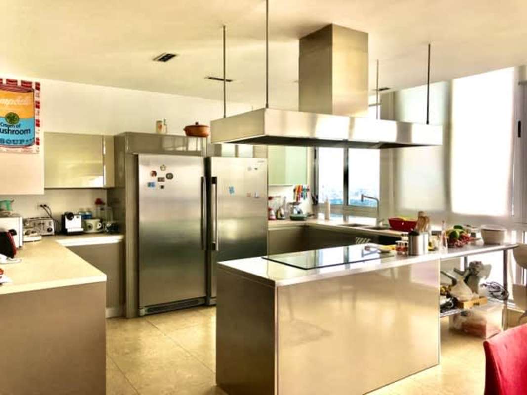 Oceanfront master suite floor-to-ceiling windows walk-in closet PH Ocean Sky Panama