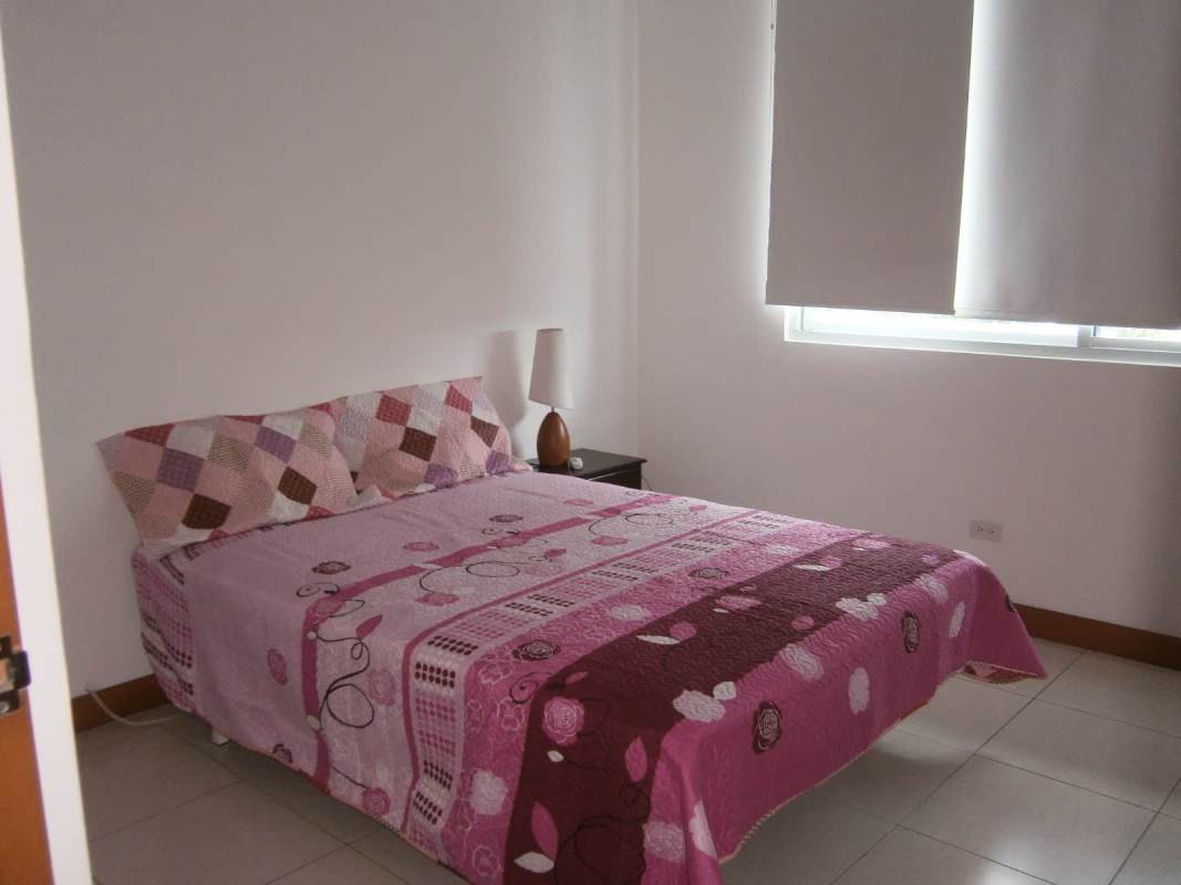 Bathroom with walk-in shower ceramic tiles PH Mont Royale Panama