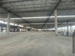Commercial Warehouse for Rent in 24 de Diciembre - 0 bedrooms