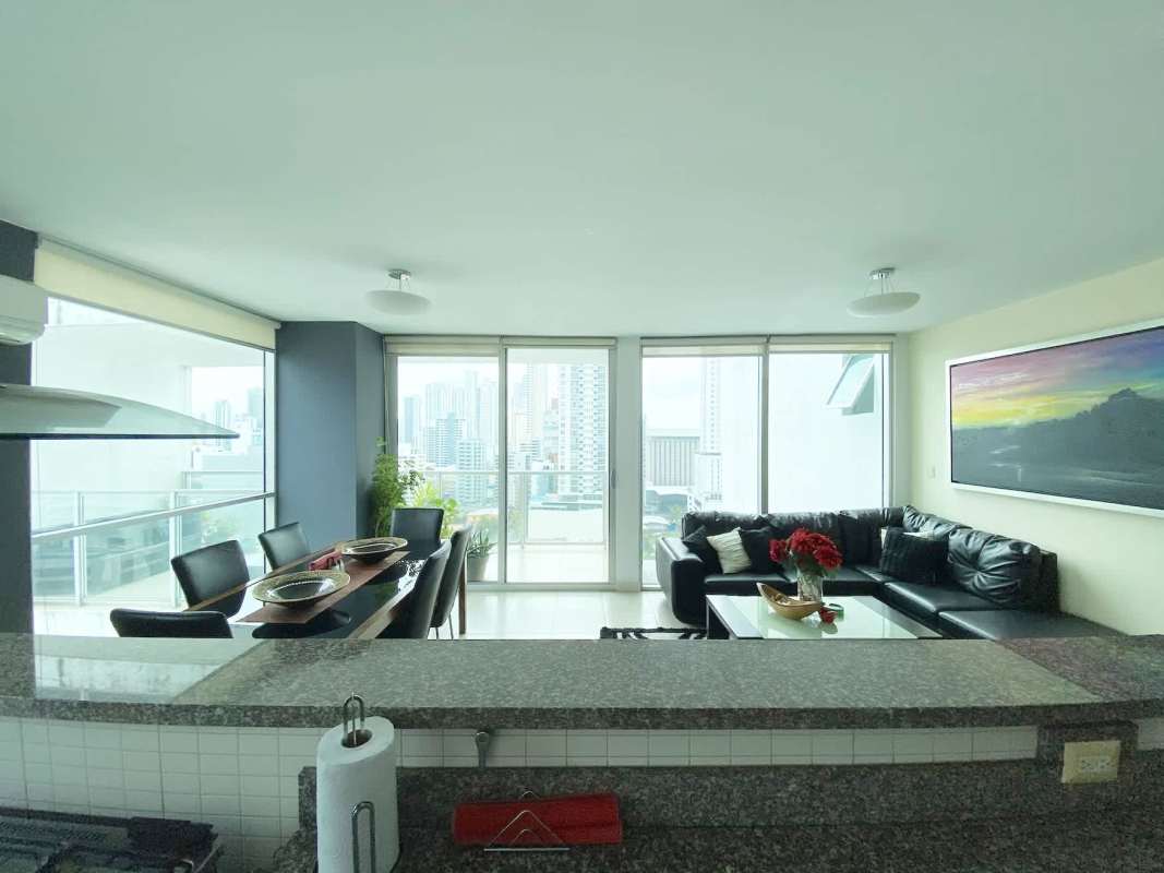 Elegant master bedroom with large windows and walk-in closet PH Tao San Francisco Panama