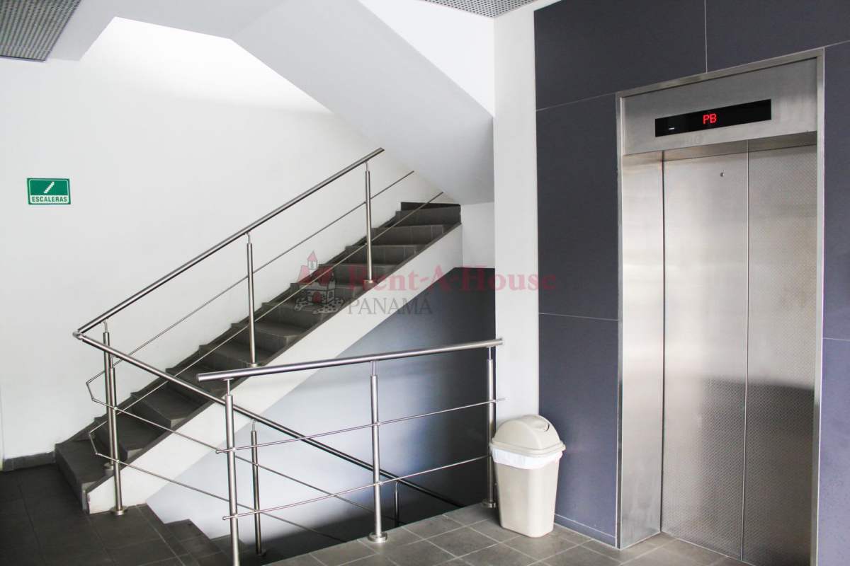 Spacious open plan commercial rental in Peatonal 68 Plaza, Calle 50 corner San Francisco Panama