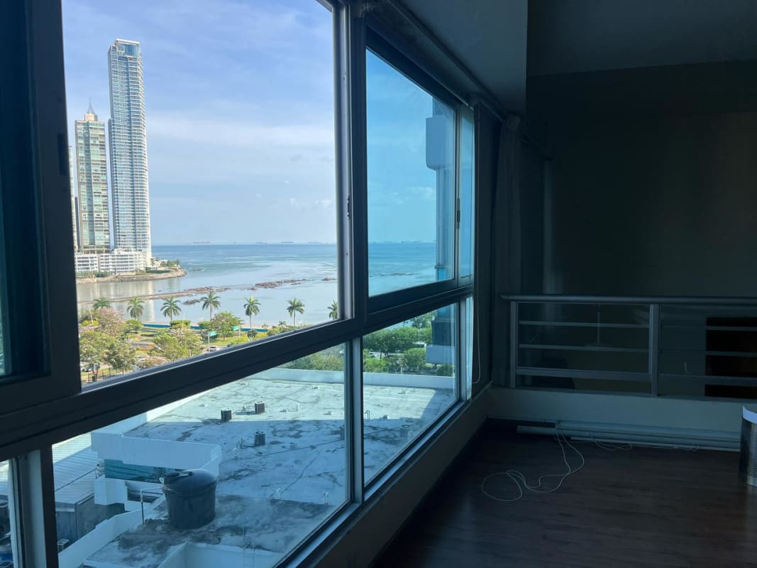 Skyline infinity swimming pool with ocean views PH Bayfront Tower Panama City Panama