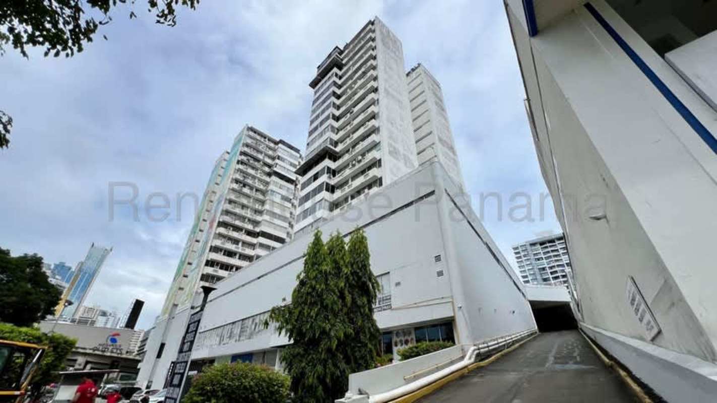 Furnished 3BR Apartment with City Views Plaza Paitilla