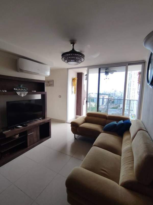 Furnished bedroom with split AC, closet, large window city view PH Rokas Panama