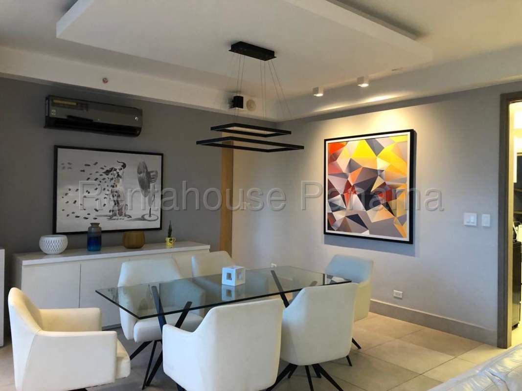 Dining area with city views, bright space in Pacific Hills Elite Panama