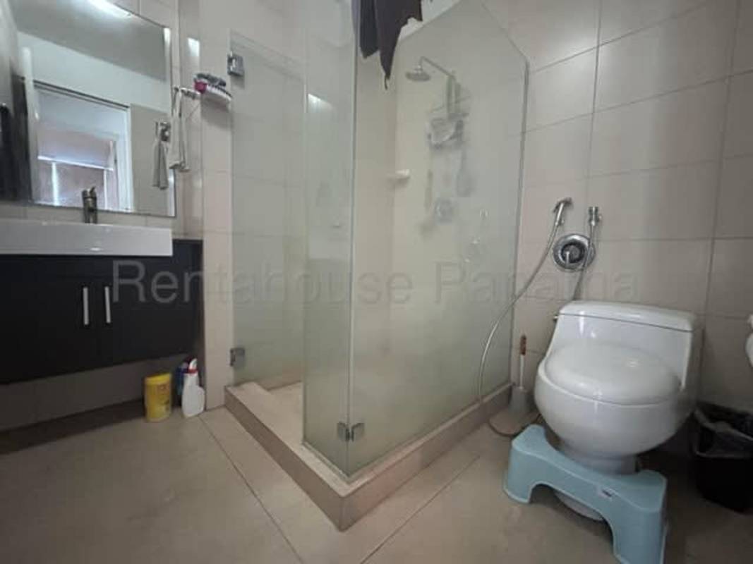 Spacious 2BR Condo for Sale PH Vista Balboa Bella Vista