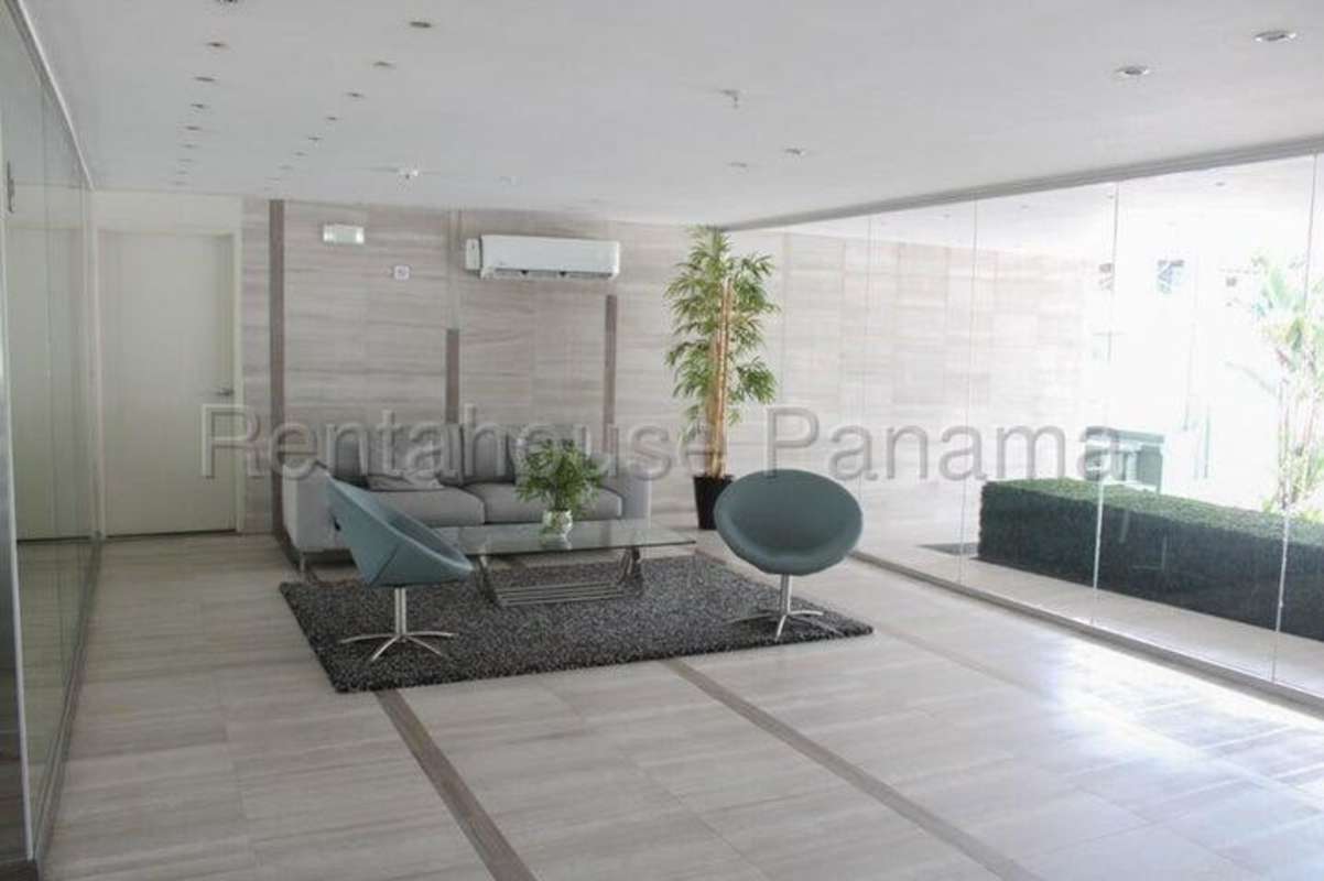 Modern bathroom with glass-enclosed shower tile walls PH Vista Balboa Panama City