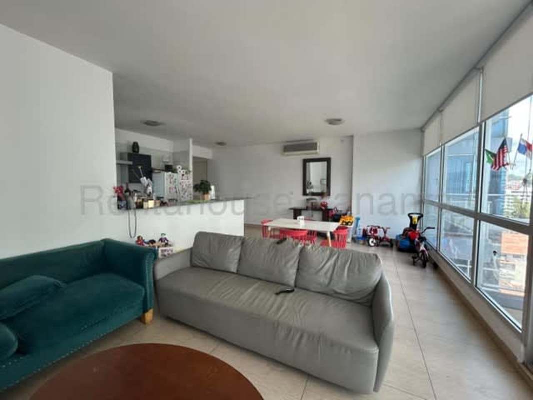 Master bedroom with ample natural light, closet space, view of Bella Vista skyline in PH Vista Balboa Panama