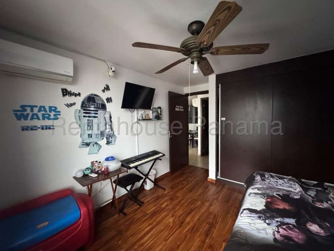 Kitchen with granite countertops, cabinets, stainless appliances in PH Altavista Condado del Rey Panama