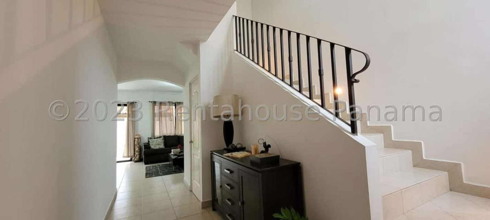 Spacious 3BR House in PH Versalles Costa Sur