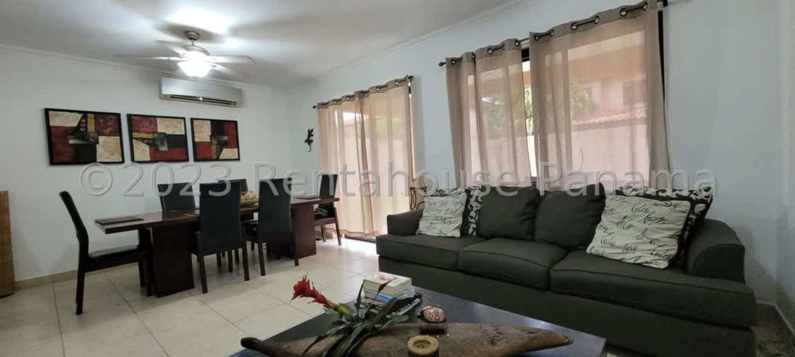 Master bedroom with walk-in closet and AC in PH Versalles Costa Sur Panama
