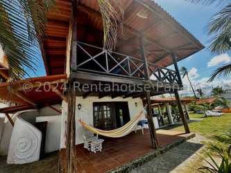 Beachfront Caribbean Villa 4BR with Dock & Guesthouse Colon