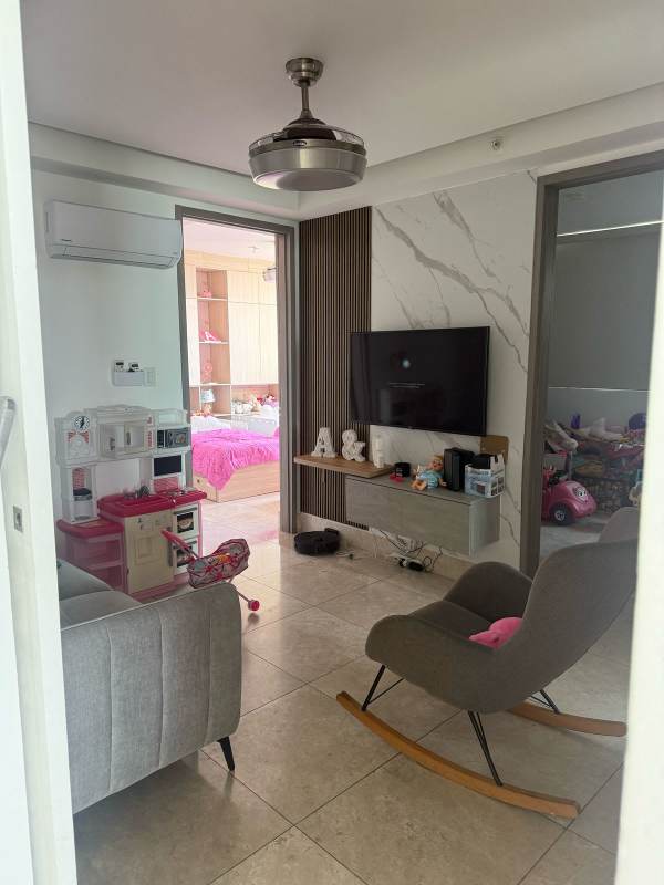 Guest bedroom with closet and AC in furnished rental PH Costanera Campo Alegre Panama