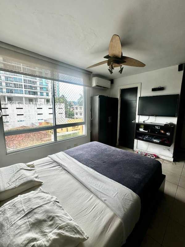 Open plan living and kitchen area with stylish finishes PH Quartz Bella Vista Panama