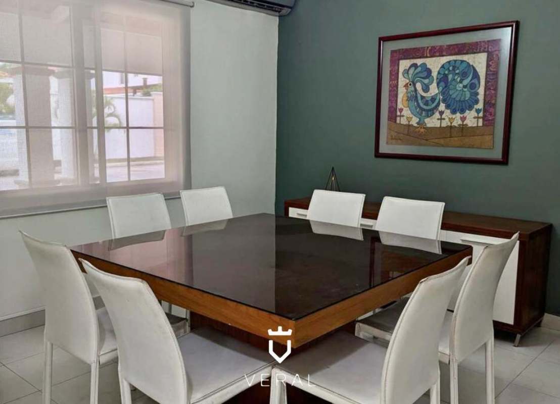 Private terrace with garden view at duplex house in Quintas de Versalles Costa Sur