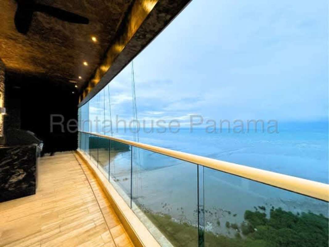 High-end kitchen with marble island, premium appliances PH Marea II Costa del Este