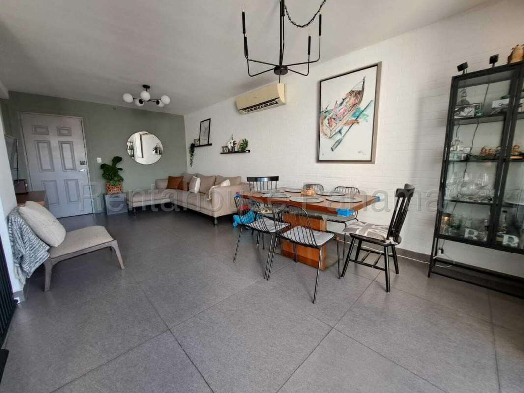 Modern kitchen with granite counters at Kings Park Condado del Rey Panama