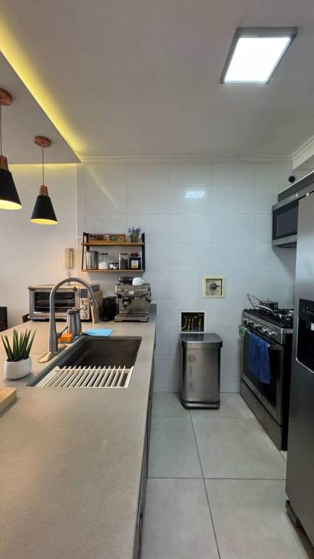 Spacious bedroom with closet, window with view, PH Sky Point Panama