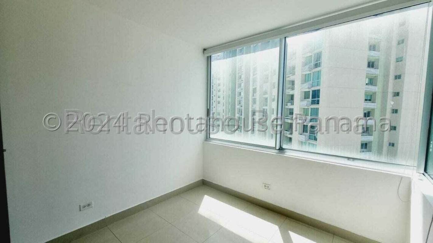 Granite countertops, cabinets and appliances in kitchen PH Riverside Costa del Este Panama