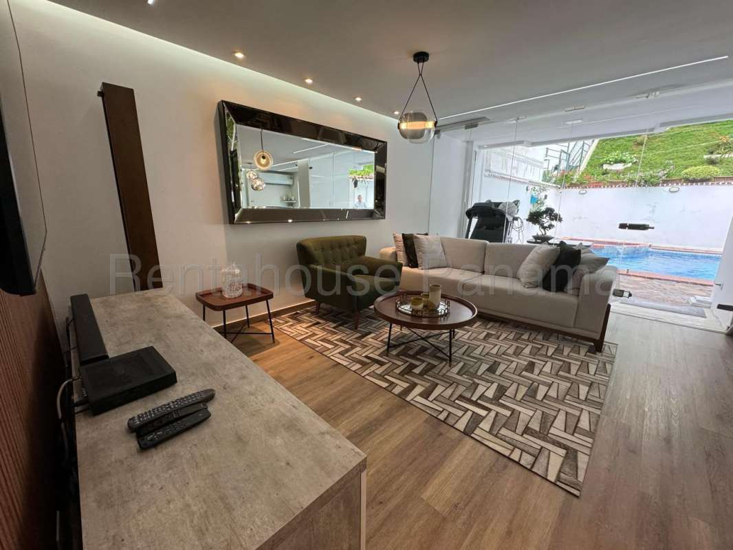 Remodeled 3BR House with Pool in Albrook Panama