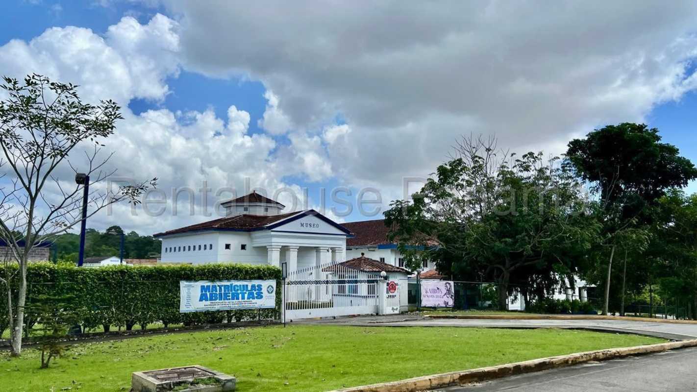 Private swimming pool with patio in remodeled family house Albrook Panama