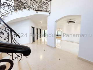 House for Sale in Juan Diaz - 4 bedrooms