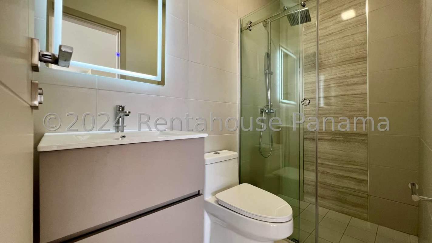 Fully equipped kitchen with marble countertops, appliances, pendant lighting Arcadia Costa del Este Panama