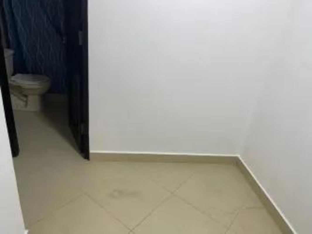 Bright bedroom with built-in closet Embassy Club Clayton Panama