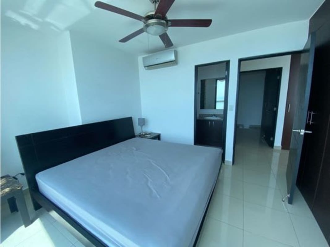 Bedroom featuring floor-to-ceiling windows and panoramic views in PH Serenity, San Francisco Panama
