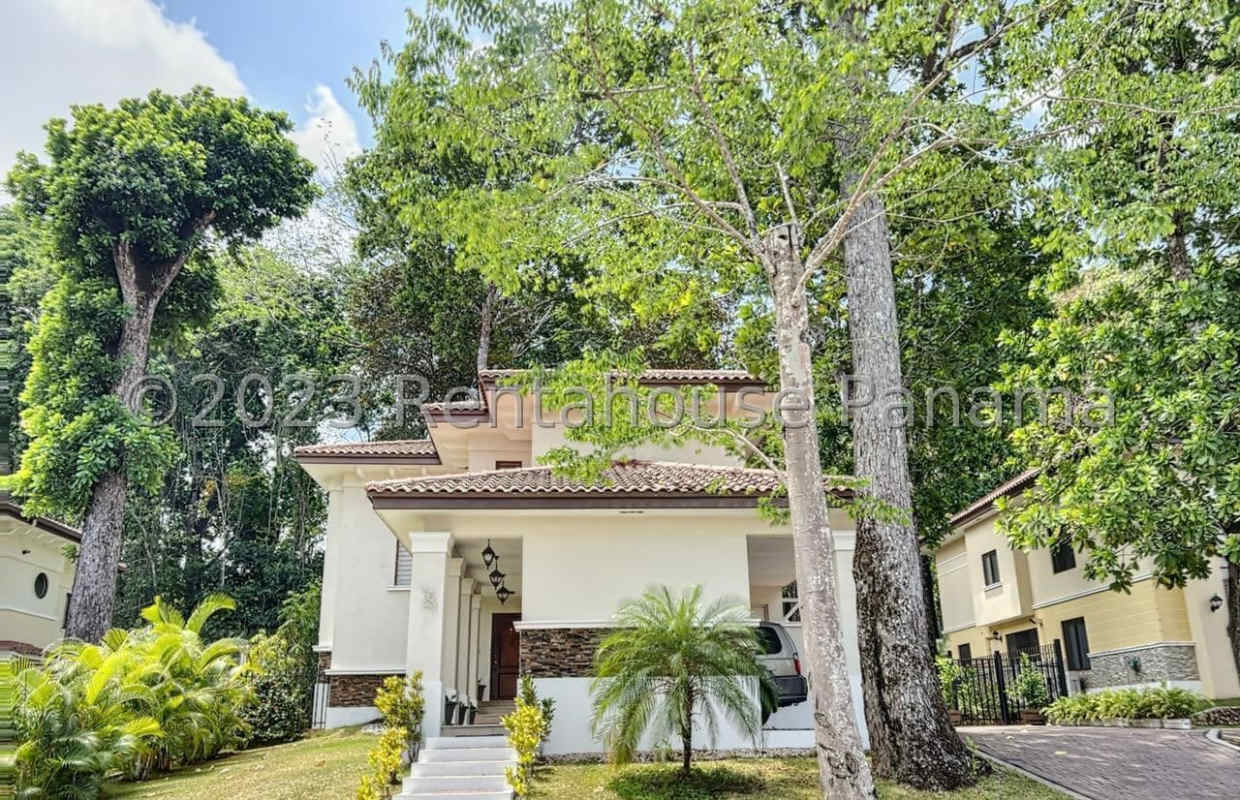 Exclusive 3BR 4BA House with Pool Los Senderos Clayton