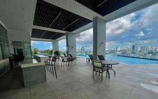 Apartment for Sale in Edison Park - 2 bedrooms