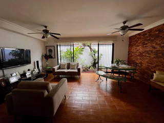 House for Sale in San Francisco - 3 bedrooms