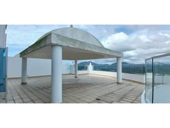 Main bedroom with glass doors to balcony and Pacific Ocean views - Casa Bonita Playa Bonita Panama