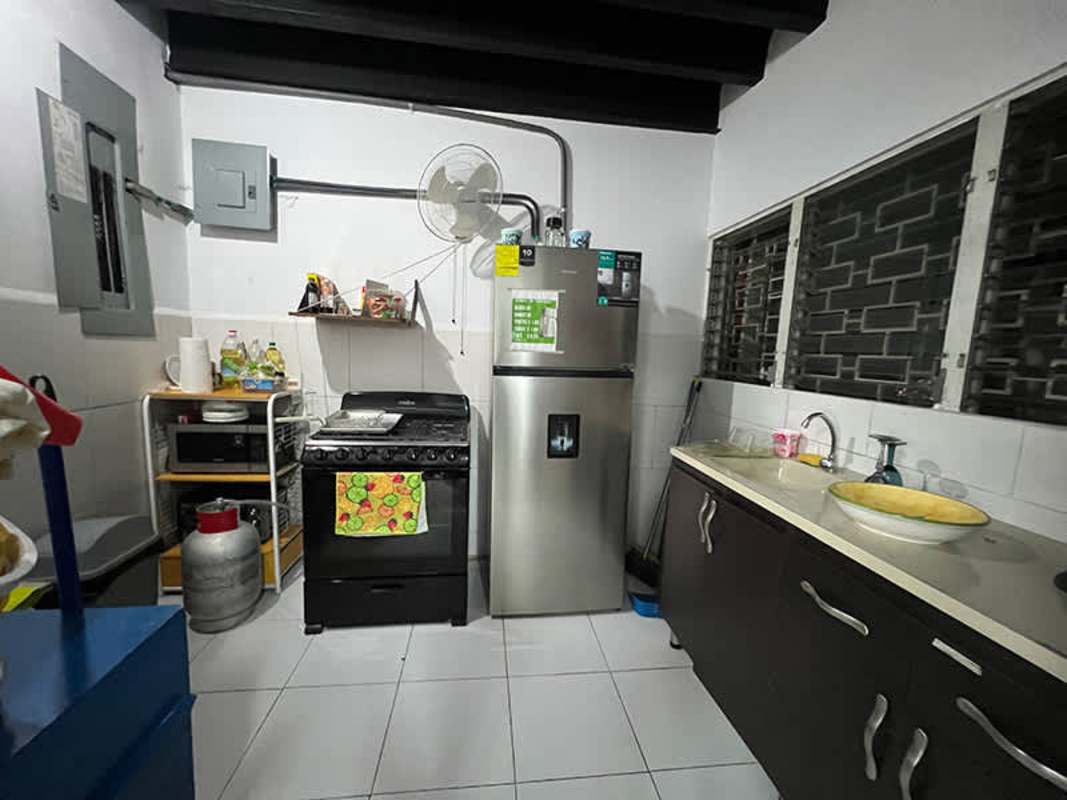 Spacious reception lobby inside commercial property for rent San Francisco Panama