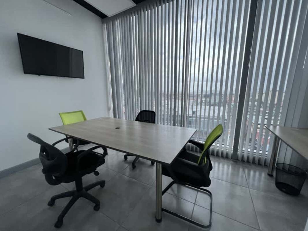 Private glass office space with panoramic windows in PH BOC Avenida Balboa Panama