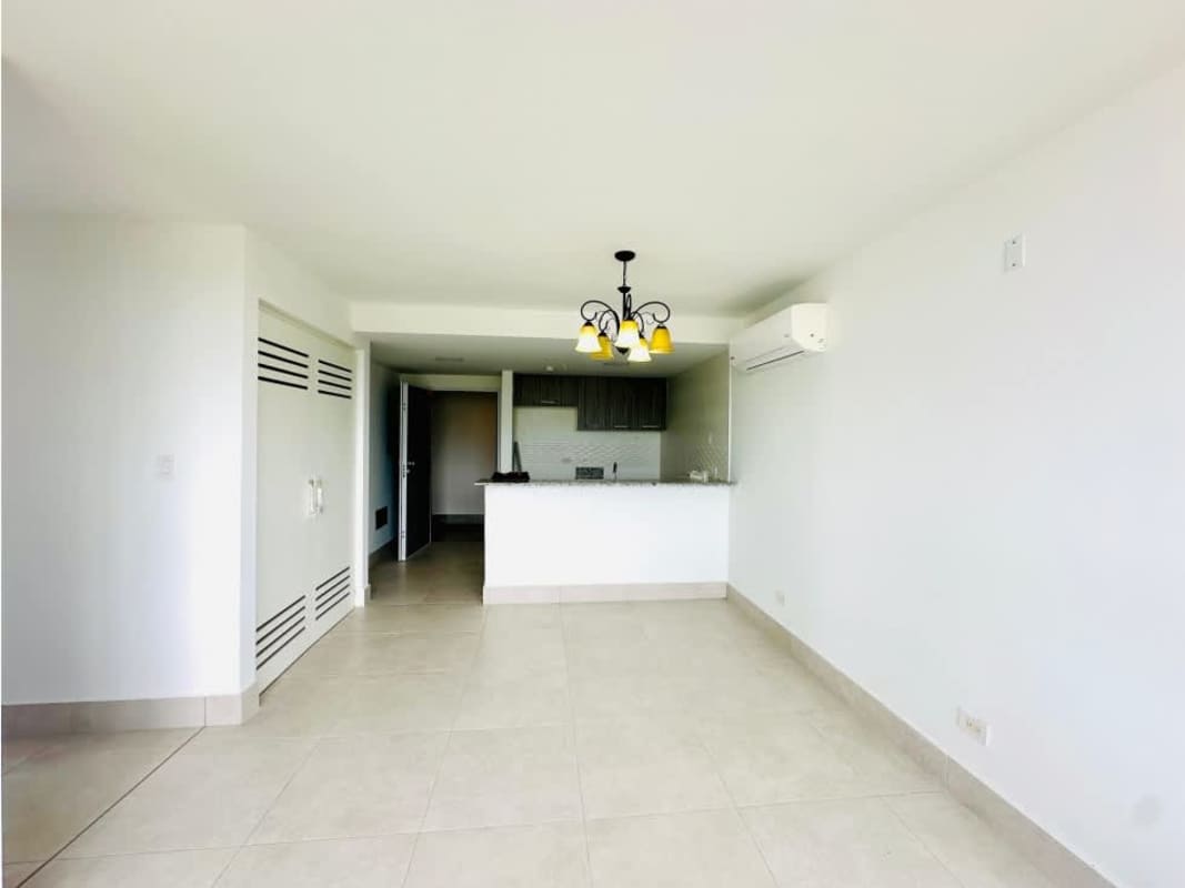 Modern 3BR Apartment with Pool Greenwood Towers El Bosque