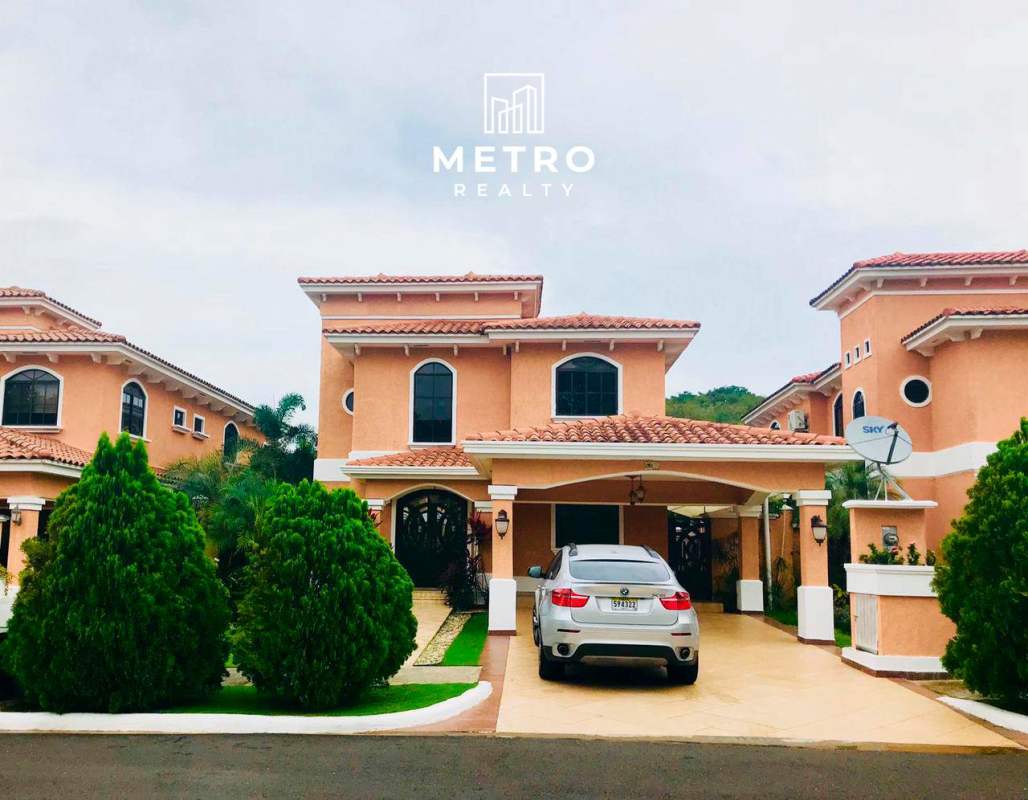 Bright spacious living and dining areas with tile floors and large windows in Clayton Village Panama