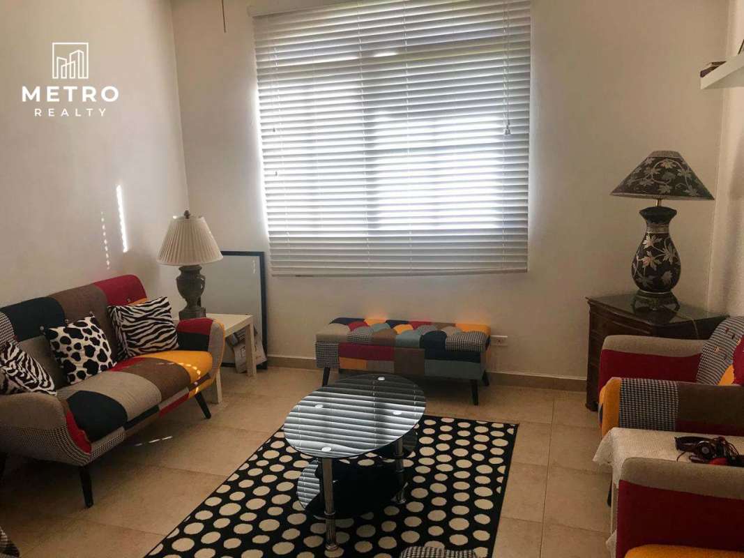 Kitchen with appliances, granite counters, breakfast nook in house for rent Clayton Panama