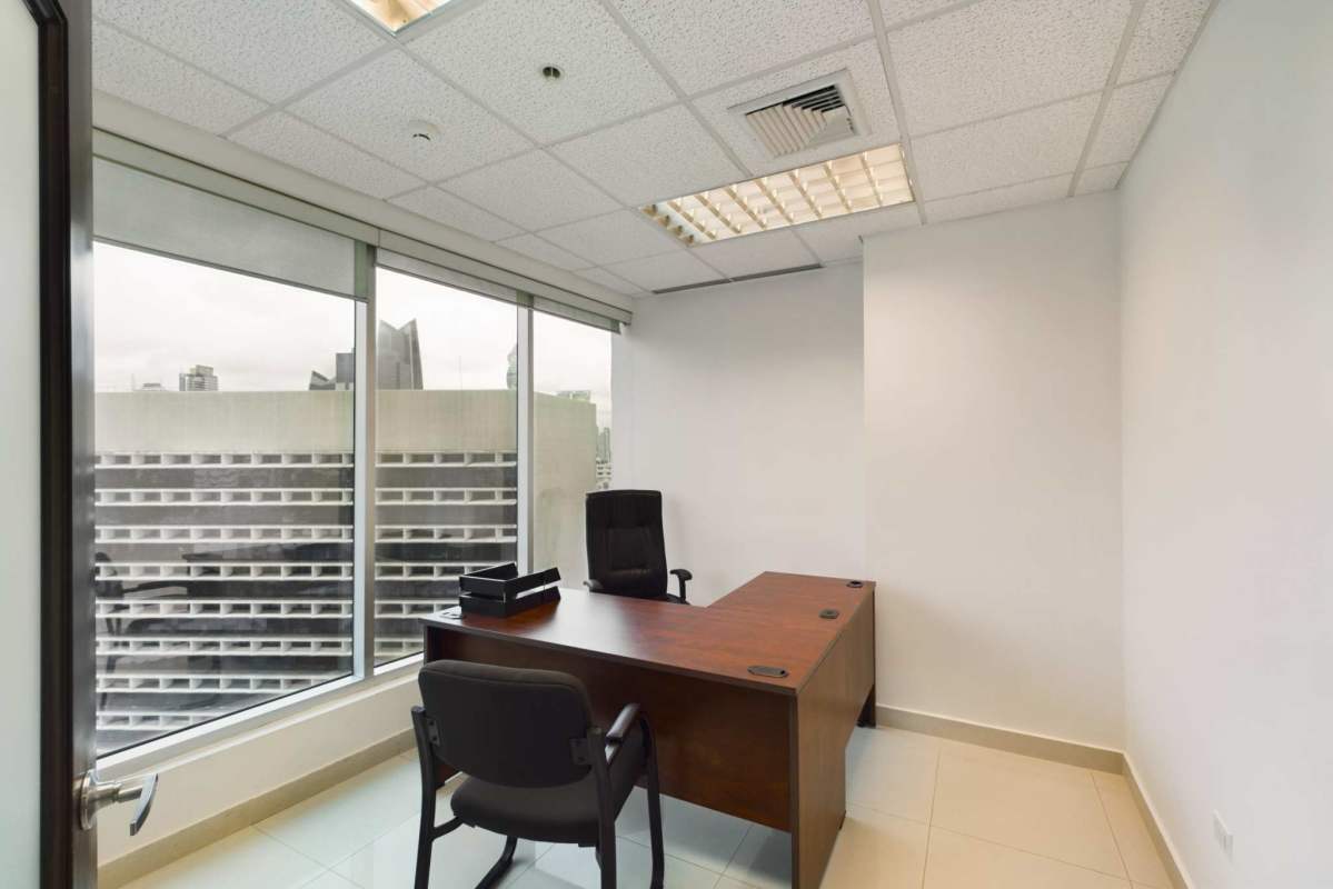 Professional meeting room with natural light to rent Avenida Balboa PH Ocean Business Plaza Panama