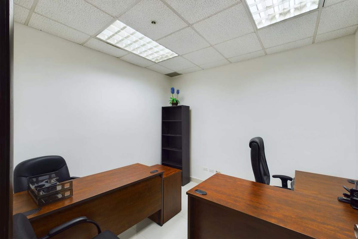 Interior workspace in premium Panama City Avenida Balboa office tower