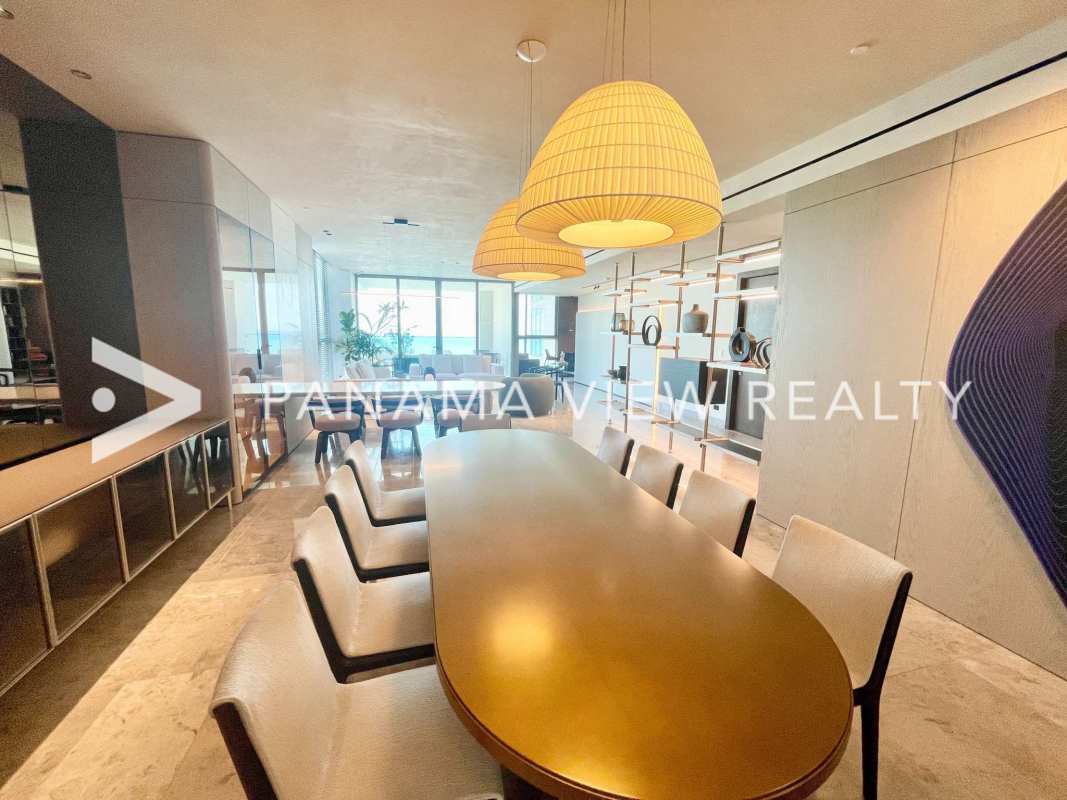 Large balcony terrace overlooking the Pacific Ocean luxury condo Punta Paitilla Seapoint