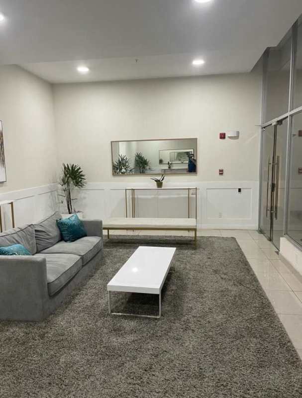 Contemporary lobby with seating and stylish décor PH Gaudí Panama