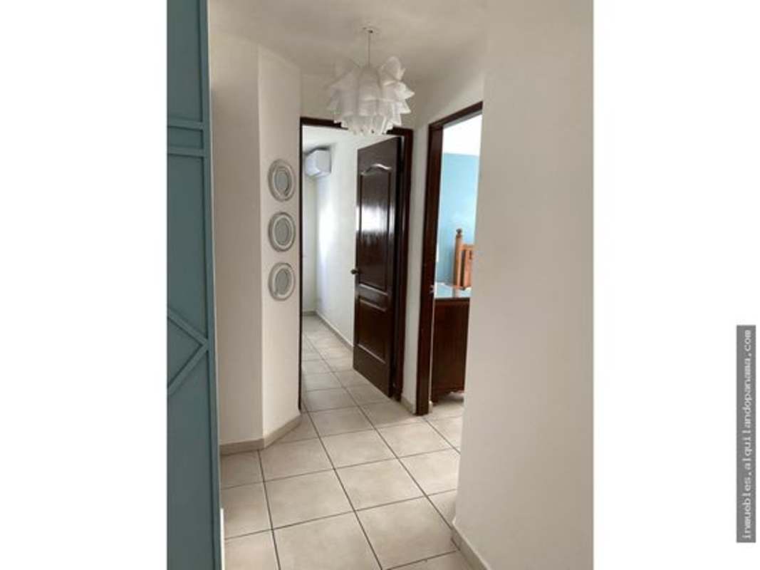 Second bedroom inverter AC closet furnished apartment in PH San Francisco Bay Panama