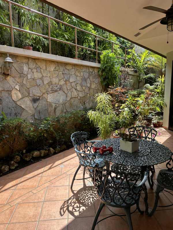 Home office with built-in cabinetry, AC, workspace in Villa de las Fuentes Panama